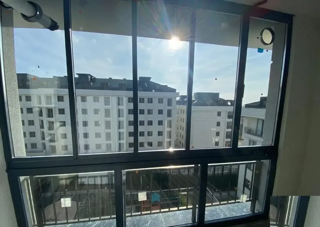 Cam balkon sistemi iç mekan görünümü